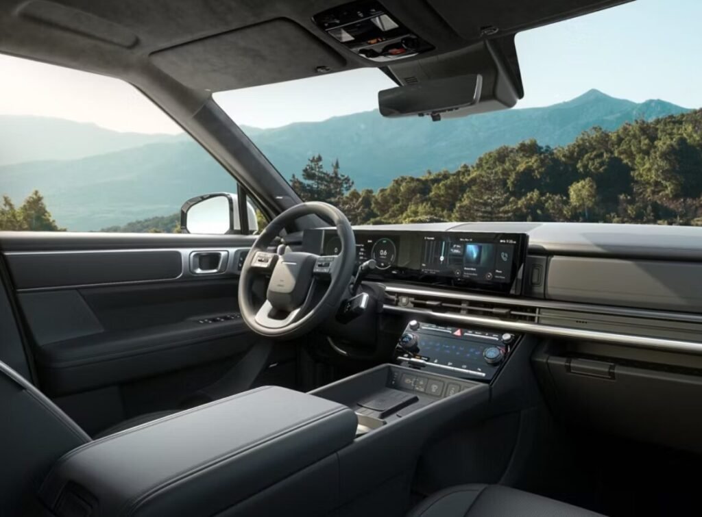 image 2 The 2025 Hyundai Santa Fe UK Review: A Bold, Boxy Revolution in the 7-Seater SUV Market